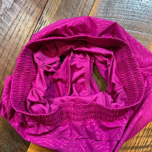 Athleta Printed Mesh Racer Run Shorts 4” Pink Size S - Picture 12 of 14